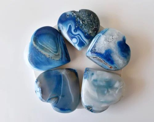 Blue Onyx 2" Heart (1 KG)