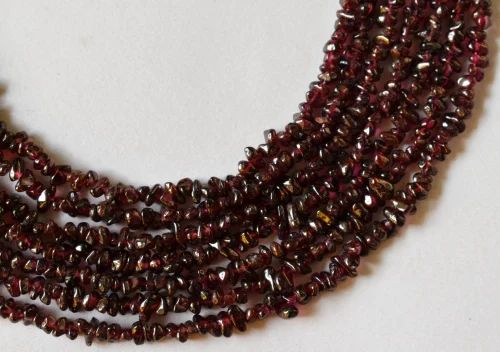 Garnet Gemstone Chips (1 KG)
