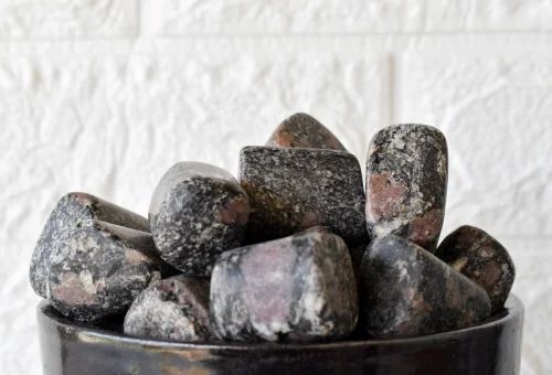 Spinelle Matrix Tumbled Stones